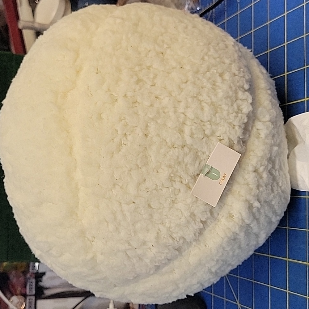 Fluffy Creamy White Round 10" Pillow New - Picture 2 of 2